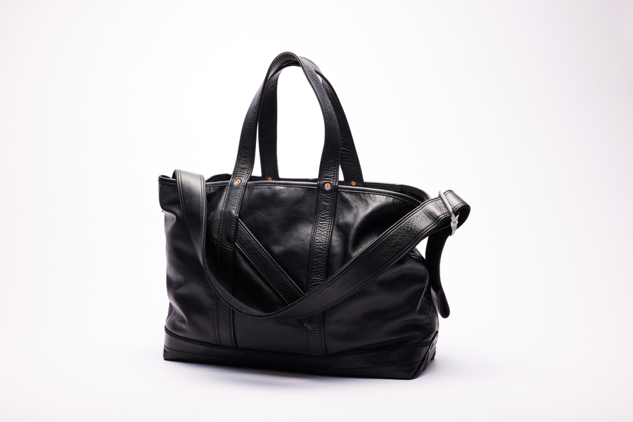 124 NICENESS Shoulder Tote Bag | Silver Magazine