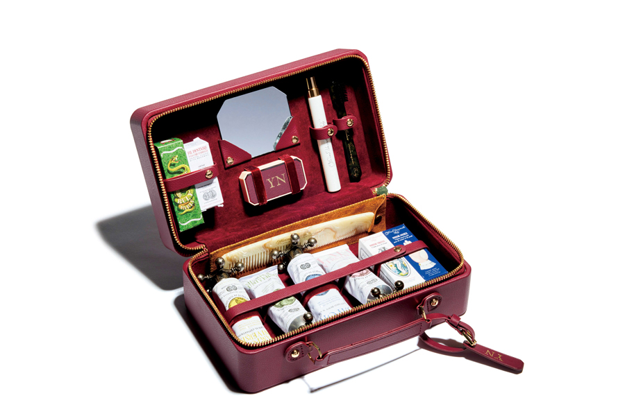 128 OFFICINE UNIVERSELLE BULY Great Travelers Beauty Kit